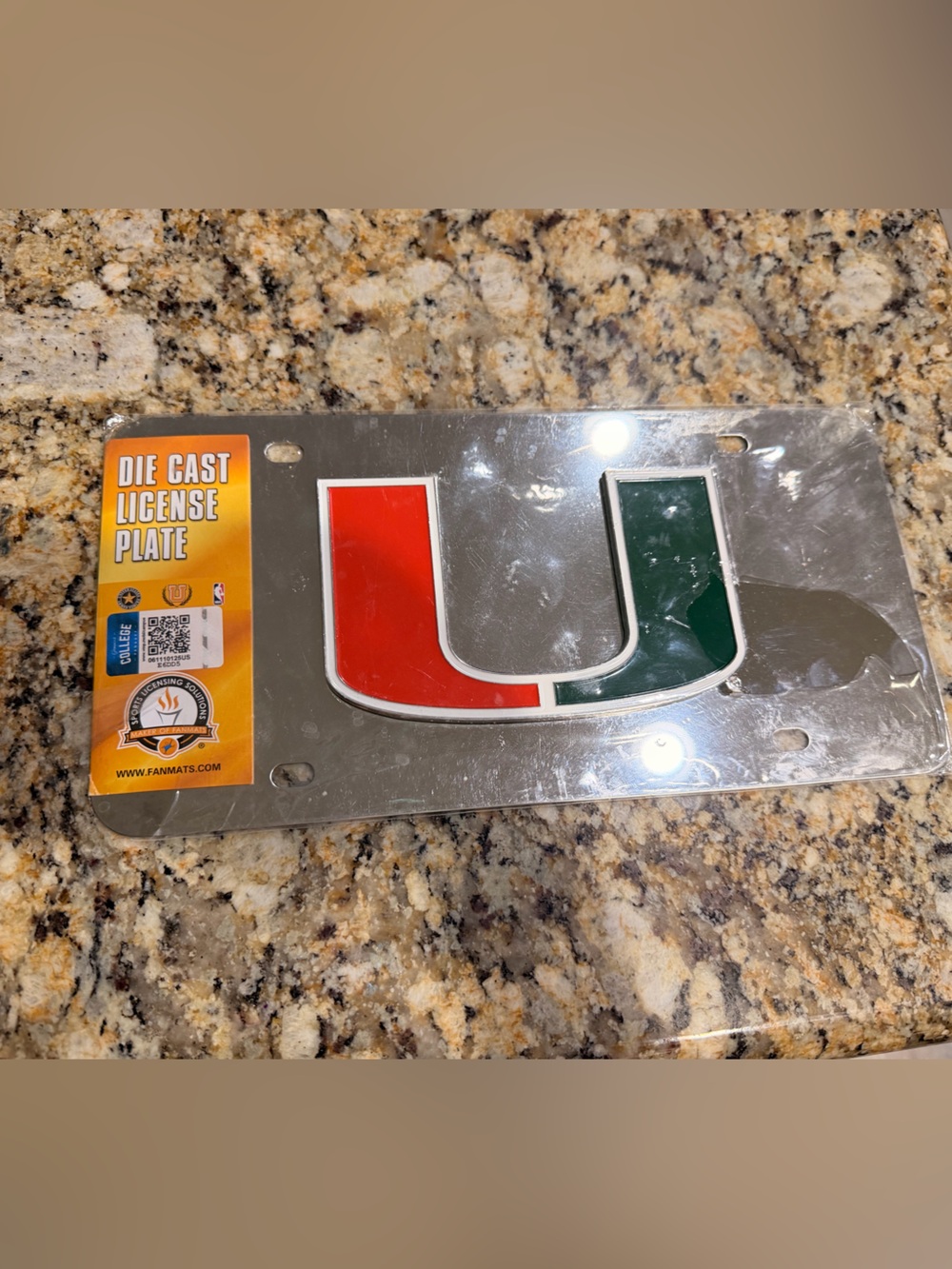 Miami Hurricanes Die-Cast License Plate - Red & Green U Logo